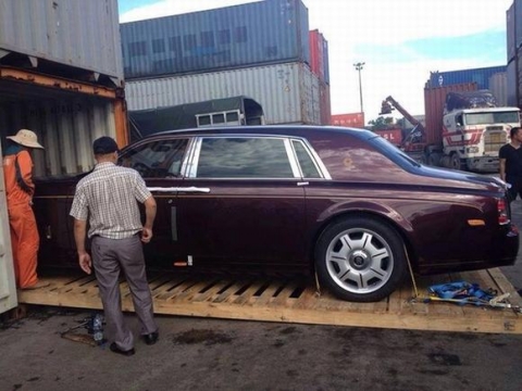 hai-nghi-van-nu-chu-nhan-bi-an-rolls-royce-ngoi-sao-phuong-dong1