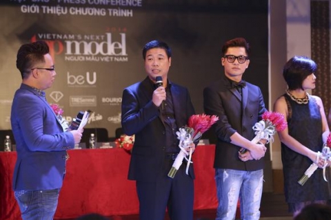 vietnam-next-top-model-12-thi-sinh-lot-vao-ngoi-nha-chung56