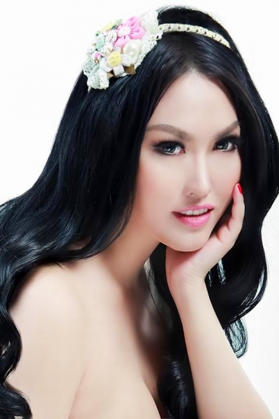 my-nhan-cung-ten-khac-phan-cua-showbiz-viet13