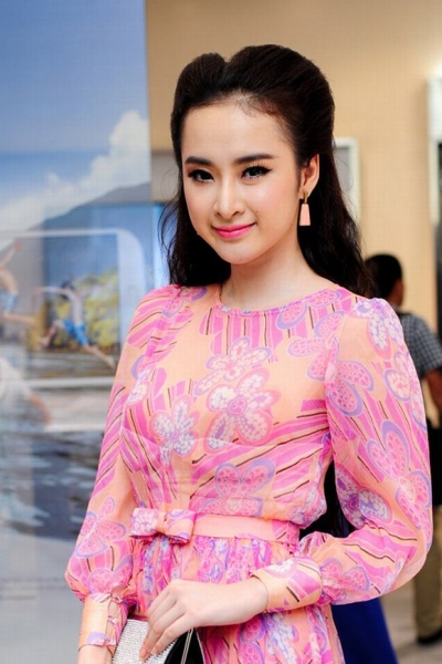 my-nhan-cung-ten-khac-phan-cua-showbiz-viet20