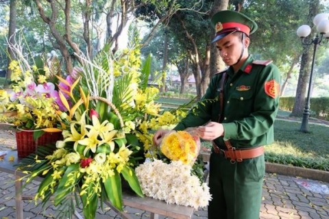 nguoi-dan-vieng-dai-tuong-vo-nguyen-giap-19