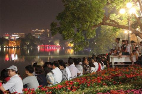 phao-hoa-o-ho-guom-1