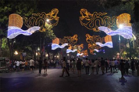 phao-hoa-o-ho-guom-2