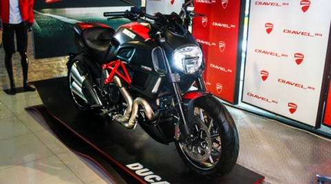 Ducati-Diavel-2015