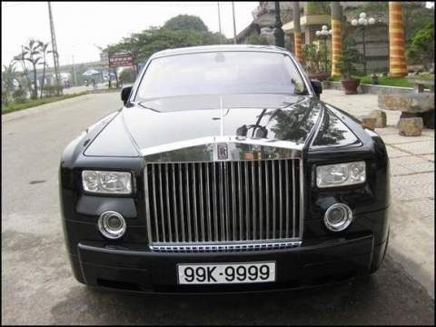 Rolls-Royce-Phantom 