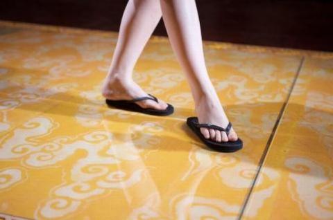 ly-nha-ky-di-dep-tong-chi-dao-lynk-fashion-show1