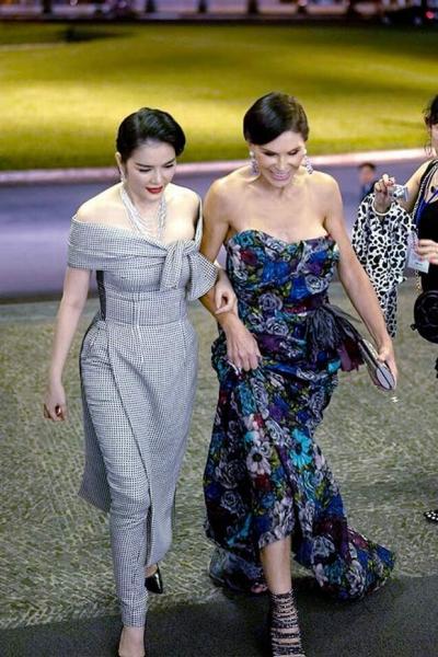 show-thoi-trang-ly-nha-ky-1