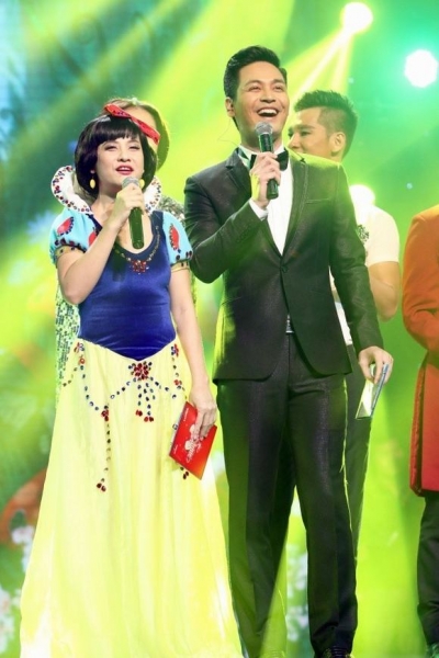 nhung-mc-hau-truong-kem-duyen-cua-showbiz-viet5