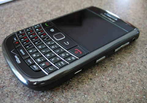 blackberry-9650-4