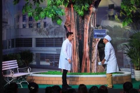 ngo-kien-huy-voi-hai-vai-dien-hai-huoc2