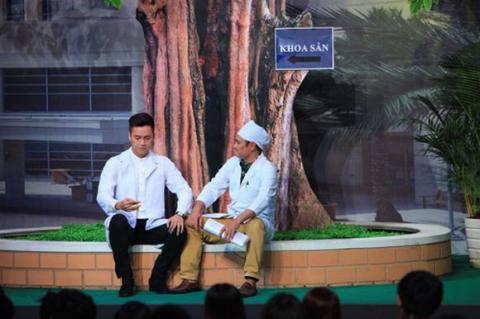 ngo-kien-huy-voi-hai-vai-dien-hai-huoc3