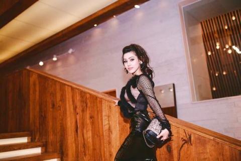 maria-dinh-phuong-anh-2