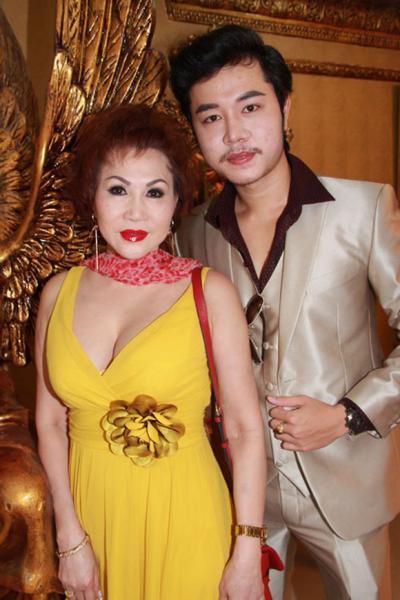 sao-nam-viet-khoe-tinh-gia