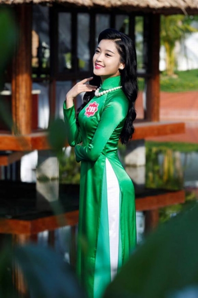 huyen-my-xinh-dep-tuoi-tan-giua-tam-bao-du-luan9