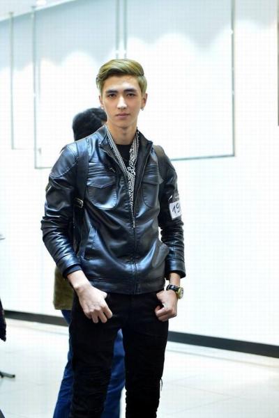 sao-viet-thoi-lam-lo-xe-luom-ve-chai-kiem-song2