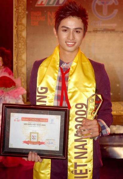 sao-viet-thoi-lam-lo-xe-luom-ve-chai-kiem-song5