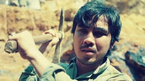 sao-viet-thoi-lam-lo-xe-luom-ve-chai-kiem-song9