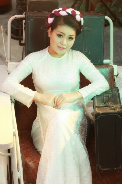 ao-dai-tien-ty-cua-sao-viet-14