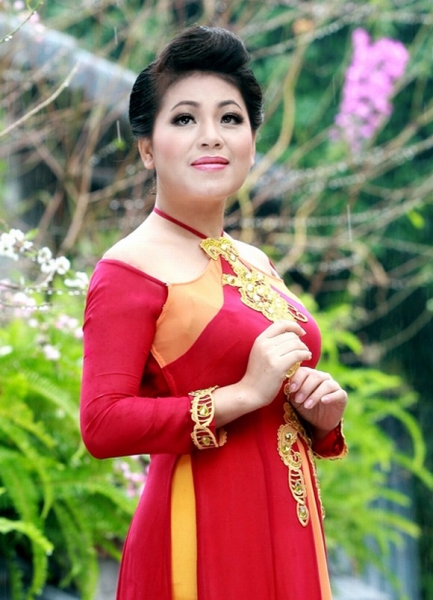 ao-dai-tien-ty-cua-sao-viet-16