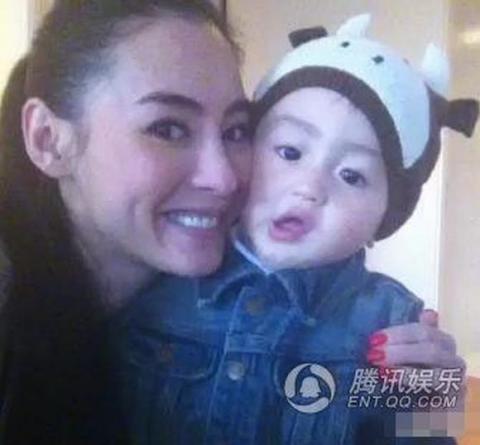 truong-ba-chi-va-con-trai2