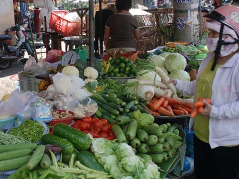 Trời rét, giá thực phẩm tại chợ lại tăng thêm - 1