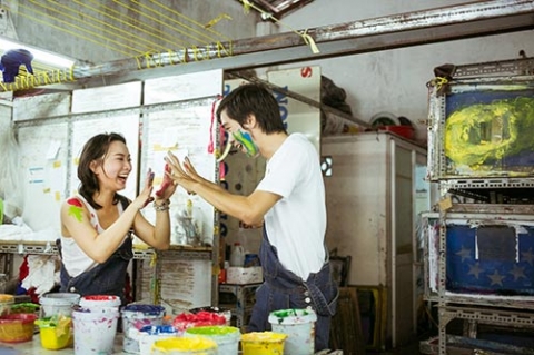 Ảnh cưới trong xưởng may đầy sức sống của cặp đôi Sài Gòn - 11