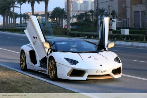 Lamborghini Aventador mạ vàng của đại gia Trung Đông