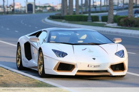 Lamborghini Aventador mạ vàng của đại gia Trung Đông