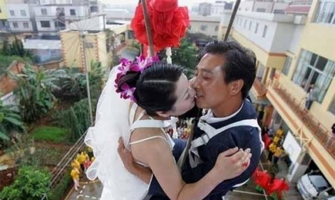 Những đám cưới lạ có 1-0-2 trên thế giới