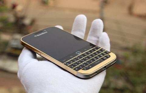 BlackBerry Classic mạ vàng đầu tiên xuất hiện tại Việt Nam