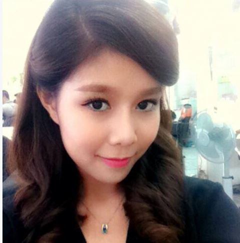 Nữ doanh nhân 9X xinh đẹp khiến cộng đồng mạng 