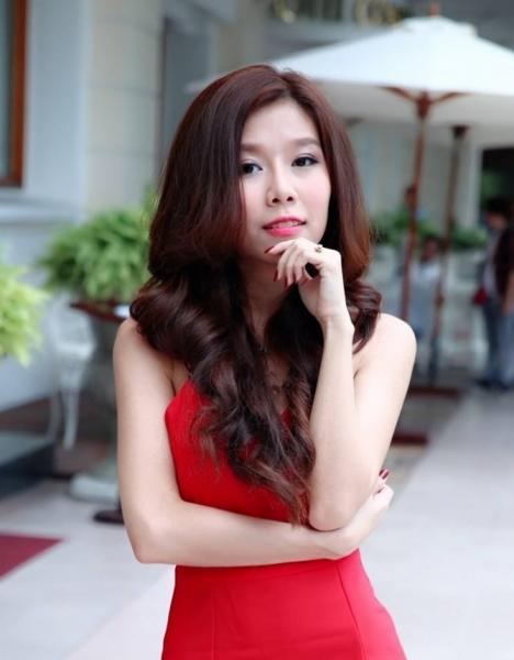 Nữ doanh nhân 9X xinh đẹp khiến cộng đồng mạng 