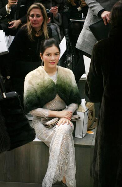 4 mỹ nữ Việt tự tin ngồi ghế VIP ở show diễn quốc tế - 5