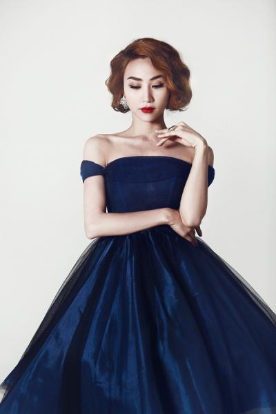 Hé lộ váy cưới đắt đỏ của Ngân Khánh 