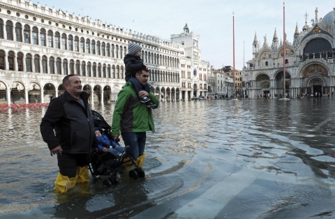 Chùm ảnh: “Thành phố tình yêu” Venice mùa nước nổi - 8