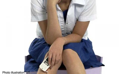 Nữ sinh Indonesia phải khám trinh tiết mới được tốt nghiệp - 1