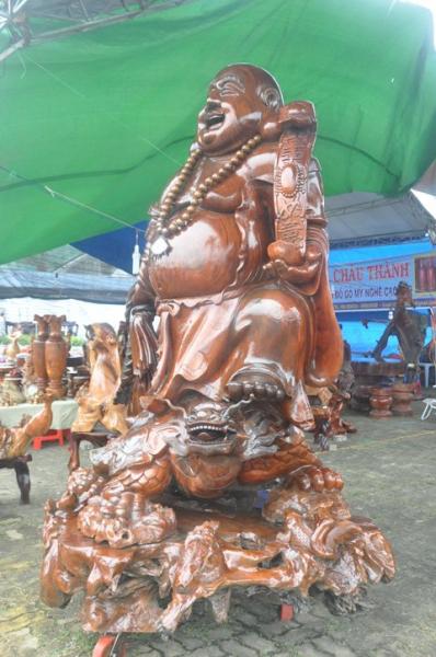 tượng-gỗ, thần-tài, đồ-gỗ, siêu-phẩm, ngàn-đô, tiền-tỷ, Đà-Nẵng, nhà-giàu, ăn-chơi, đại-gia tượng-gỗ, thần-tài, đồ-gỗ, siêu-phẩm, ngàn-đô, tiền-tỷ, Đà-Nẵng, nhà-giàu, ăn-chơi, đại-gia