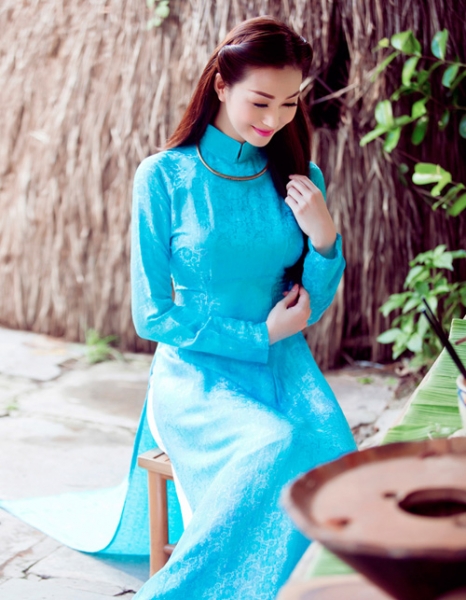 Mỹ nhân Việt nô nức mặc áo dài chào Xuân Ất Mùi - 10