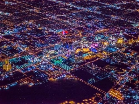 Ngắm “thành phố không ngủ” Las Vegas từ độ cao 2600 mét - 6