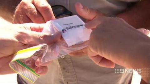 Phát hiện manh mối nghi của MH370 trên bờ biển Úc - 1