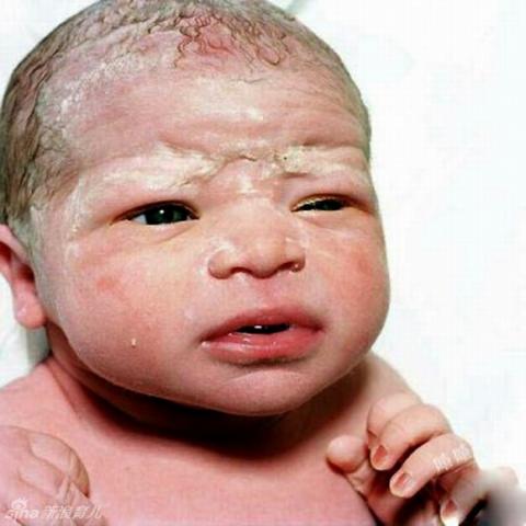 Khoảnh khắc biểu cảm ngộ nghĩnh của trẻ em mới chào đời Khoảnh khắc biểu cảm ngộ nghĩnh của trẻ em mới chào đời