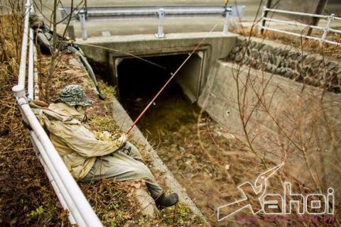 Ngôi làng kỳ lạ có người sống chung với bù nhìn