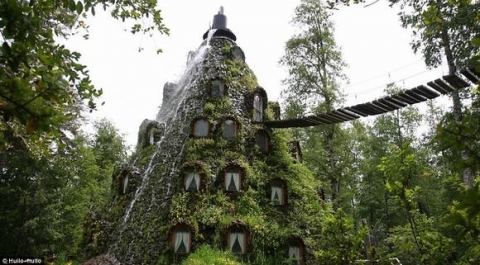 Bí ẩn khách sạn cổ tích huyền diệu nằm trong rừng