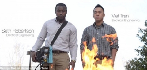 Chàng trai gốc Việt dập lửa bằng âm thanh lên báo Mỹ