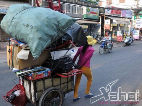 đổi đời nhờ nhặt được tiền và vàng