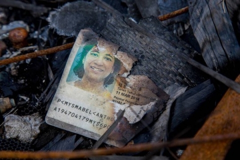 Tấm hộ chiếu rợn người tại hiện trường MH17