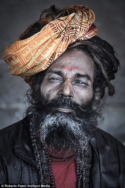 Chân dung khuôn mặt của con người nghèo khổ ở Ấn Độ 6