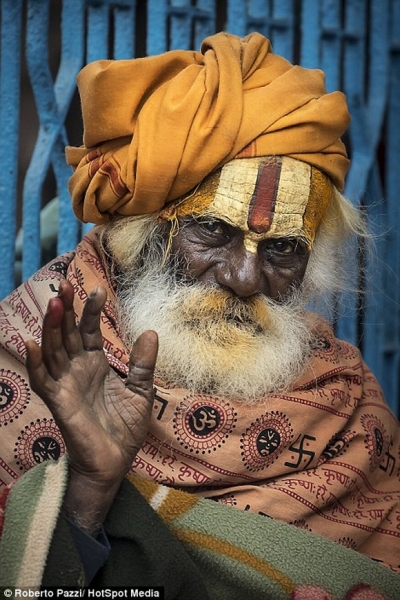 Chân dung khuôn mặt của con người nghèo khổ ở Ấn Độ 9