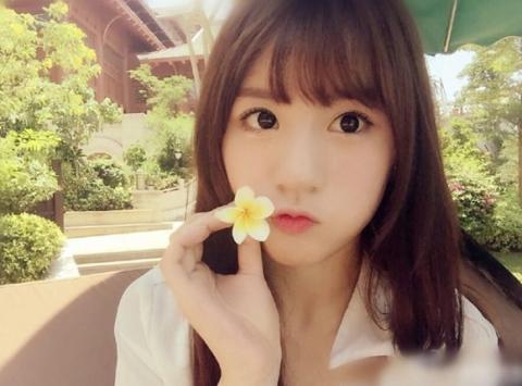 Ngẩn ngơ trước nhan sắc đẹp thuần khiết của 'Nữ sinh áo trắng' Trung Quốc 4