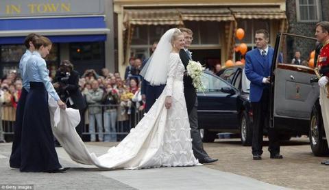 Váy cưới Hoàng gia 11